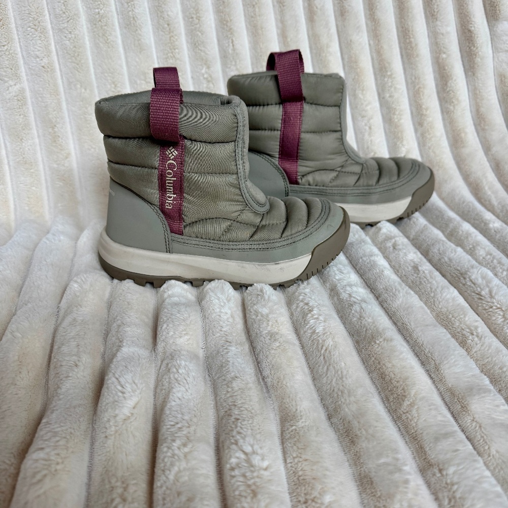 Columbia Snowtrot Boots Kids Size 13